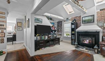 21 Slocum St, Newport, RI 02840