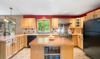 925 Hinesburg Rd, Brattleboro, VT 05301