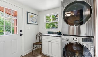 664 Lakeshore Dr, Asheville, NC 28804