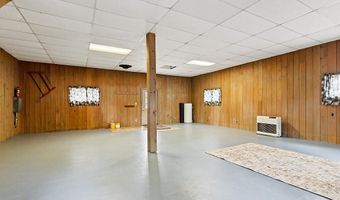 585 Riverside Dr, Augusta, ME 04330