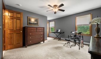 52 Thornridge Dr, Colchester, CT 06415