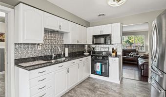 9862 Glenmont Dr, Affton, MO 63123