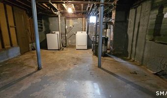 98 E Burnham St, Bloomfield, CT 06002