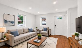 2218 FARRINGTON Ave, Alexandria, VA 22303