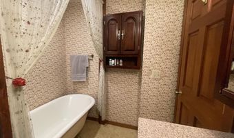 7042 Oak St, Bonners Ferry, ID 83805