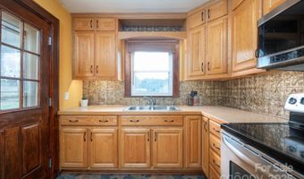 43 Henline Ln, Bakersville, NC 28705