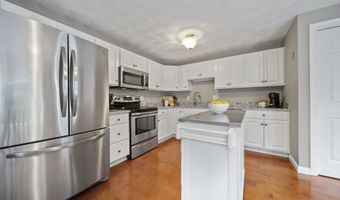 2 Taylor Mill Rd 1, Atkinson, NH 03811
