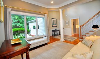 11 Templeton Ct 11, Avon, CT 06001