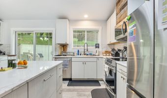320 SOUTH St, Astoria, OR 97103