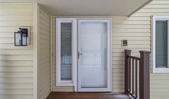 1872 Ridgeview Circle Dr, Ballwin, MO 63021