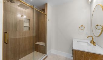 18 Mea Ln, Beach Haven, NJ 08008