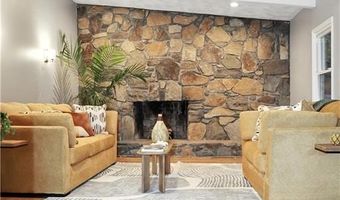 123 Stone Gate Dr, North Kingstown, RI 02852