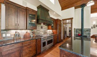 500 Wild Swan Trl, Bigfork, MT 59911