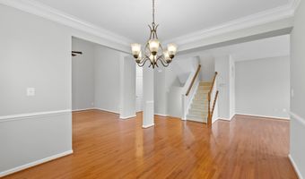 19608 EDGEMONT Sq, Ashburn, VA 20147