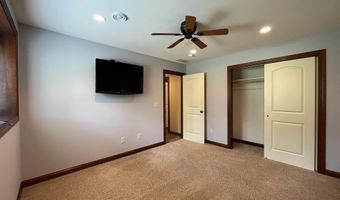 1130 Indian Hills Rd, Brookings, SD 57006