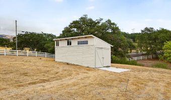 500 Pompadour Dr, Ashland, OR 97520