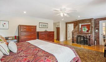 9201 LAUREL OAK Dr, Bethesda, MD 20817