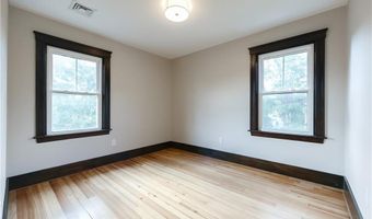 65 Burton St 3, Bristol, RI 02809