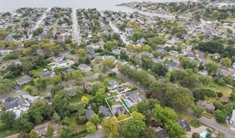 68 Prospect St, Amityville, NY 11701