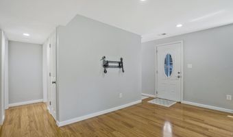 6024 RIXEY Dr, Alexandria, VA 22303