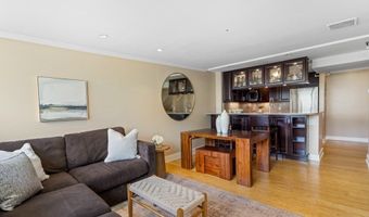 42 8th St 5525, Boston, MA 02129