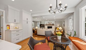 475 Riverside Dr, Cheshire, CT 06410