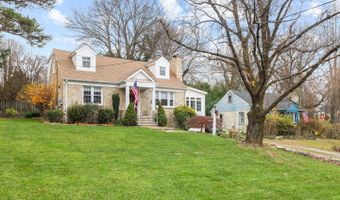 4004 ESTABROOK Dr, Annandale, VA 22003