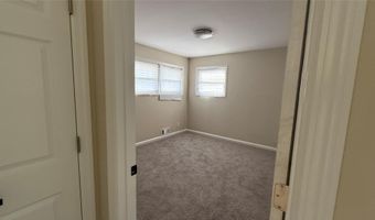 32 Penndale Dr, Amityville, NY 11701