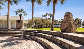 330 GARDEN Ln, Atlantic Beach, FL 32233