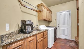 3808 Heritage Trl, Altus, OK 73521