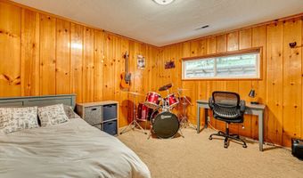 407 N DUBOIS Rd, Ariel, WA 98603