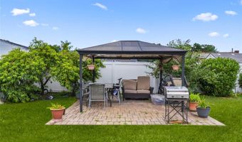 3414 Great Neck Rd, Amityville, NY 11701