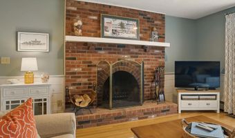 4 Catesby Ln, Bedford, NH 03110