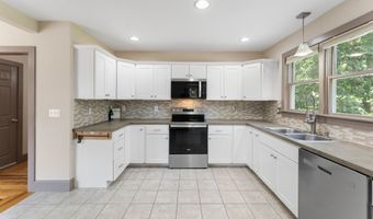 26 Anderson Rd, Brooklyn, CT 06234
