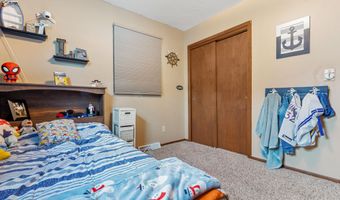 11 Linda Ln, Aberdeen, SD 57401