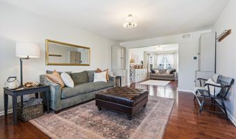 5 Tradewinds Ave, Barnegat, NJ 08005
