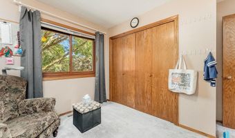404 N Yellowstone Dr, Brandon, SD 57005