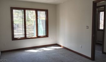 83 Lakeside Dr, Alloway, NJ 07461