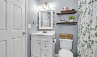 808 Beach Ave, Beachwood, NJ 08722