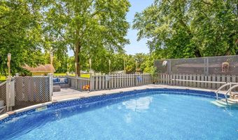 29 W Main St, Amboy, IL 61310