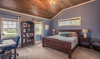 917 McDonald Dr, Amsterdam, NY 12070