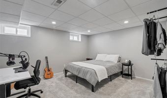 1716 Timber Ridge Estates Dr, Ballwin, MO 63011