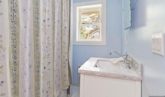 5 Fanwood Ct, West Milford, NJ 07421