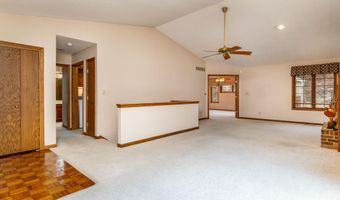 2116 Ironwood Ct, Ames, IA 50014