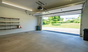 8 Shipmasters Cove Rd, Belfast, ME 04915