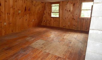 17 W Birch Ln, Beaver Cove, ME 04441