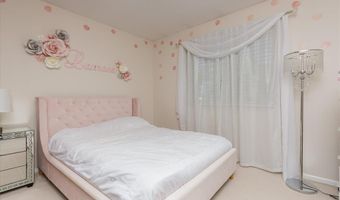 640 Painted Vista Dr, Ballwin, MO 63021