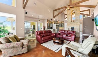 100 Dolphin Ct, Aransas Pass, TX 78336