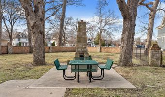 907 1st Dr NW, Austin, MN 55912