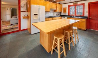 25 S Main St, Belchertown, MA 01007